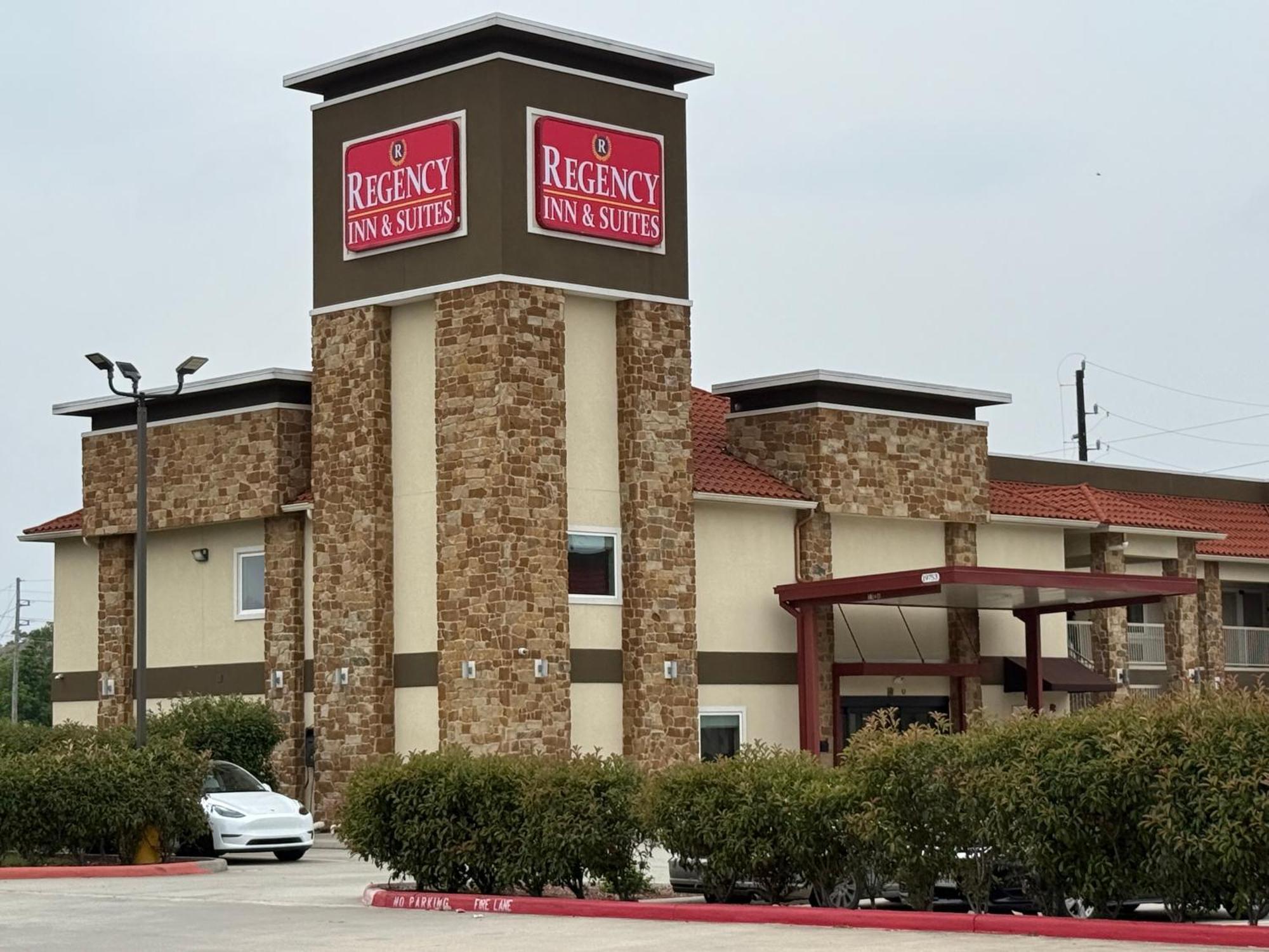 Regency Inn & Suites Humble Fm1960 - Iah Airport Bagian luar foto
